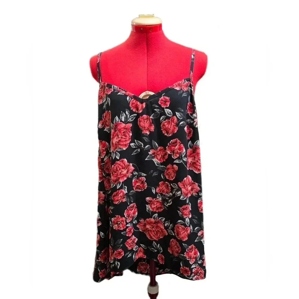 Torrid, Size 0X (L), Black and Red Floral Hi-Low Strappy Tank